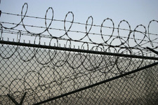 刑務所の受刑者向けノートPCを脱獄（JailBreak）し、有志版『DOOM』を動作―約1,200台回収の事態に 画像