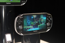 PSP後継機「NGP」を間近でチェック! カラーは2種類～ゲームカードも 画像
