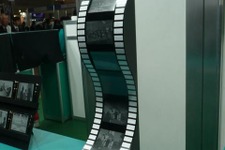 【FINETECH JAPAN 2011】ブリヂストンの電子ペーパー「AeroBee」は紙の使い心地へ 画像