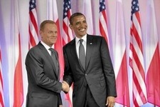 オバマ大統領、ポーランド首相から『The Witcher 2』を贈られる 画像