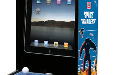 iPadが懐かしの『インベーダー』筐体に！公式アクセサリー「iNVADERCADE」 画像