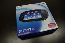 PlayStation Vitaを開封 ― メモリーカードがないと遊べないゲームも 画像