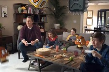 米任天堂、家族みんなで遊ぶ様子を収録した『マリオパーティ9』TVCMオンエア 画像