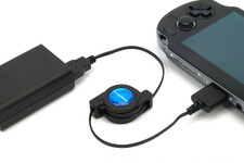 PS Vitaの充電やデータ転送に便利「クルマでチャージV」「くるくるUSBケーブルV」 画像