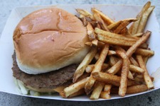 【E3 2012】アメリカのチーズバーガーは美味かった～ランチレポート(1)  画像