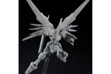 「デスティニーガンダム」がリアルグレードで登場 ― 翼や武器の展開ギミックも再現可能 画像