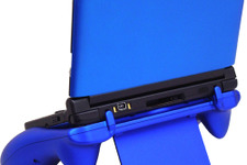 サイバーガジェット、3DS LL用「ラバーコートグリップ」にメタリックな新色「ブルー」「レッド」 画像