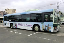 7月アニメ「有頂天家族」と「京まふ2013」のコラボラッピングバスが運行開始 画像