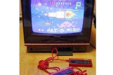 テレビにファミコンが内蔵されたシャープの「ファミコンテレビC1」、発売から30年経ち15万円を超える 画像