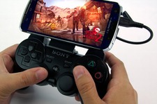 使い慣れたPS3用ゲームコントローラでスマホゲームが楽しめるアタッチメント「コントローラクリップ for Smartphone」が発売 画像