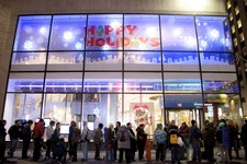 Nintendo World Storeの合同ロンチイベントはコスプレ姿のファンも！盛り上がる店内の様子を紹介した写真が公開 画像