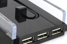 ゲームテック、PS4用アクセサリー7種類を本体と同時発売 ― USBハブ付き縦置きスタンド、コントローラ充電スタンドなど 画像