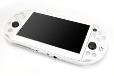 新型PS Vitaの“液晶の黒枠”を本体と同じカラーにできる液晶保護シート「カラーシートV2」発売 画像