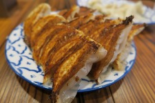 『ログレス』を遊べば「大阪王将」の餃子が無料で食べられる！編集部も食べてきました 画像