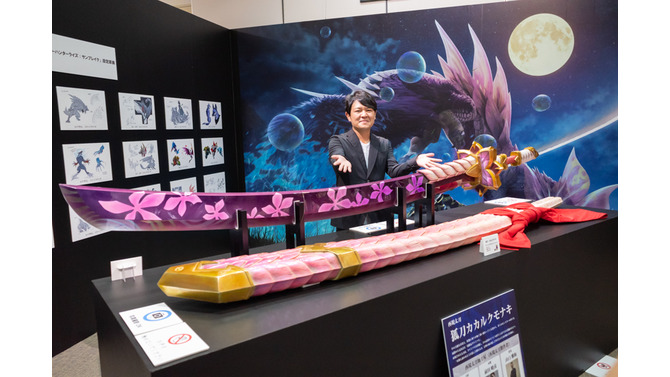 『モンハン』原寸大で「狐刀カカルクモナキ」を再現したら、約150kgに！「堺市」コラボ展示でハンターの凄さを実感