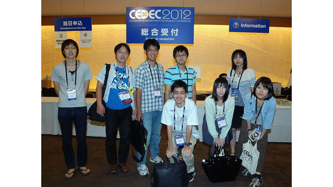 CEDECに参加したスカラーシップと筆者。自費参加したTGS組スカラーも加わった