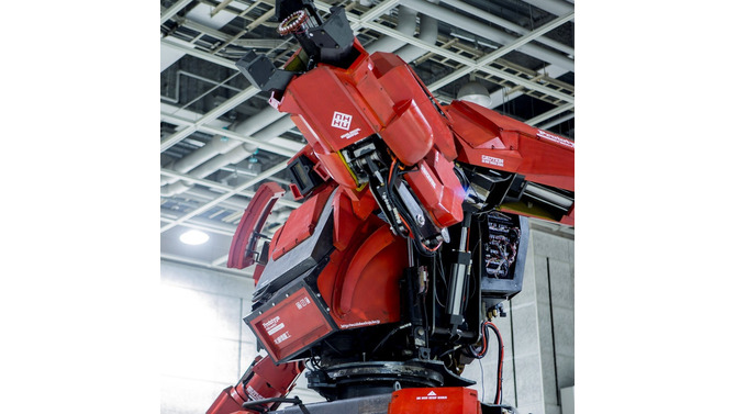 年明けに「在庫切れ」となった3.8mのロボット「クラタス」、再び入荷 ─ 価格は1億2,000万円、送料は350円
