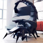 まるでラスボスの椅子…！近未来的な「サソリ型ゲーミングチェア」約66万円で販売開始