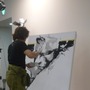 『MGS』のアートディレクター新川洋司による展示会が開催中、初日から多くのファンが駆けつける