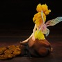 『ドラゴンズクラウン』お供の妖精「ティキ」が“実物大”フィギュアに、付属のコインや革袋も1/1
