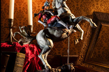 「ガンダム」白馬に乗ったシャア・アズナブルがフィギュアに！カッコよくマントをひらめかせ、絵画のような仕上がりに 画像
