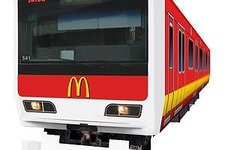 『電車でGO!特別編 ～復活!昭和の山手線～』とマクドナルドのコラボが実現 ― マック仕様の特別車両が登場 画像