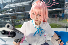 【コスプレ】「ブルアカ」ホシノが愛らしい姿で銃をぶっ放す！？東京ビッグサイトへカチコミに来た美女レイヤー 画像