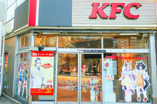 「ウマ娘×KFC」“カーネル・ゴルシ”やコラボビジュアル満載♪ 池袋西口店のラッピング店舗レポ 画像