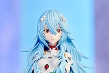 「エヴァ新劇場版」ロングヘアな綾波レイのフィギュアが再販！全身を包むボリュームたっぷりの髪型に注目 画像