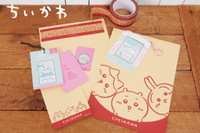 「ちいかわ」郵便局アイテムが4月18日発売！傾けると絵柄変わるチェンジングカード、郵便を送る際に使える茶封筒など全4種 画像