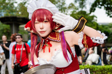 【コスプレ】台湾で働く宝鐘マリン船長を発見！ガーターベルト＆ハイヒールなウエイトレス姿が似合う美女レイヤー【写真8枚】 画像