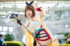 【コスプレ】「コスサミ2025」暑さに負けない太ももを披露したライザ！ゼルダ姫やナミなど灼熱の美麗レイヤー9選【写真32枚】 画像
