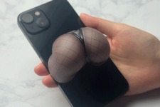 『アズレン』8周年で衝撃グッズ「揺れ尻」「揺れ胸」を発表―スマホに貼り付けてぷるぷる揺れる、Yostar曰く「なんの実用性もない」 画像