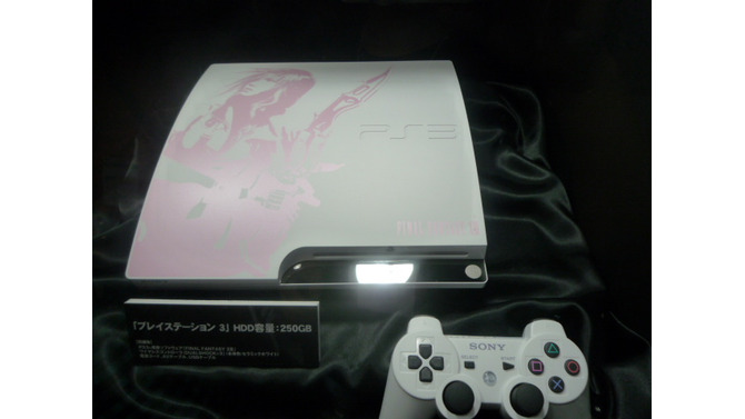 【TGS2009】250GBのHDDを搭載！『FFXIII』限定モデルのPS3を展示、エリクサーのデザイン缶も公開