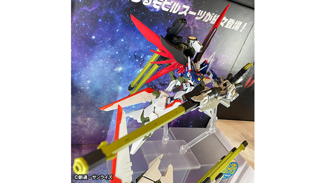 「デスティニーガンダムSpecII＆ゼウスシルエット」がHGガンプラでも商品化！デスティニーは待望の“通常カラー”で登場