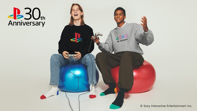 GUから「PlayStation」30周年コラボコレクション登場！発売当時の90年代をテーマに、象徴的なロゴやモチーフをデザイン