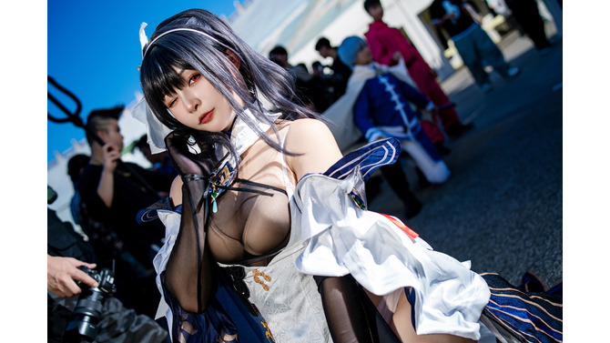 鎮海『アズールレーン』／鶴葵（X：@tsuru_Cosplay、Instagram：tsuru_cos_aoi）【台湾】