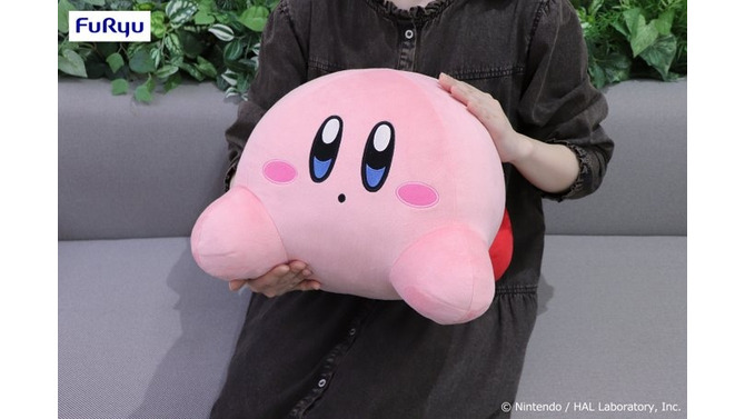 カービィと一緒におうちでゴロゴロ…大きな毛布と約40cmのぬいぐるみがプライズに登場