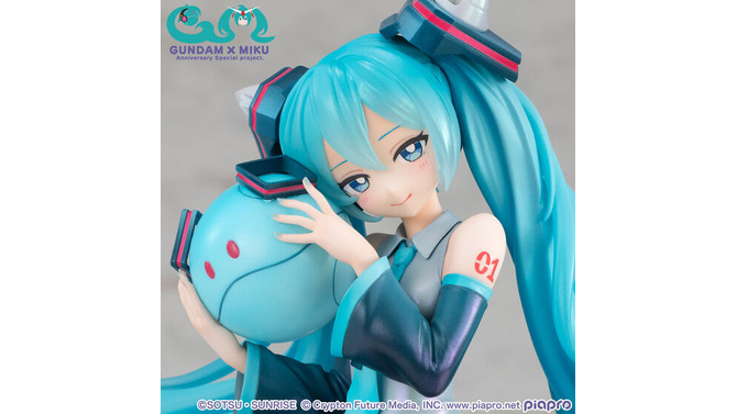 ガンダム45周年「初音ミク」×「ダブルオーガンダム」が1/7スケールフィギュア化！キュートなイラストを繊細に表現