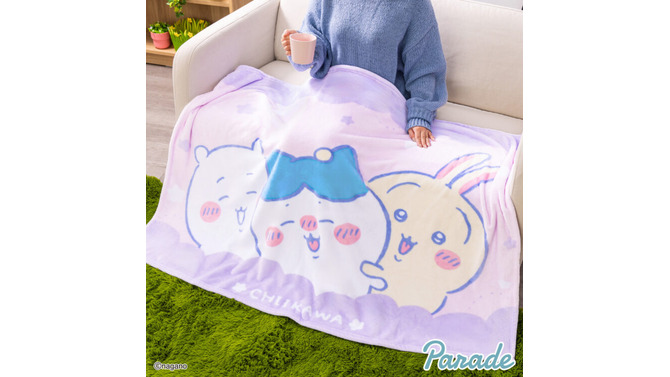 ハチワレが嬉しそう…！「ちいかわ」ふわふわ生地の超BIGマイヤーブランケット全2種デザインが可愛くて癒される