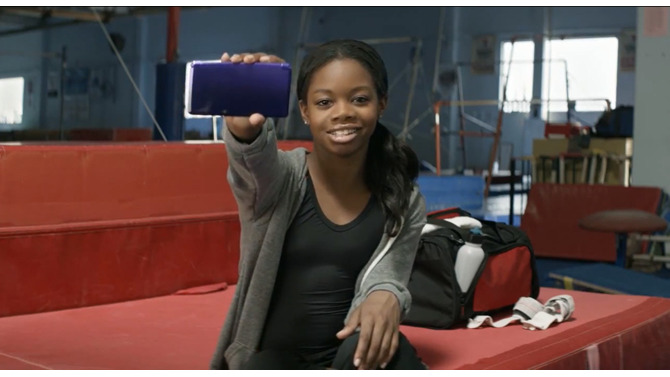 『New スーパーマリオ2』オリンピック体操金メダリストのギャビー・ダグラスさんがCMに出演