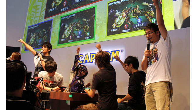 【東京ゲームショウ2013】次長課長・井上さんとマルチプレイ！1万時間以上のやりこみプレイヤーも参加した『モンスターハンター4』スペシャルステージ