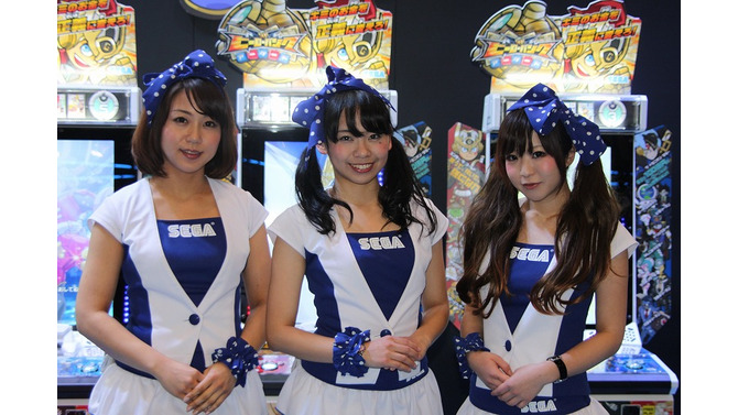 【JAEPO 2014】会場を彩るコンパニオンのお姉さまをチェック「やっぱりゲーセンは、楽しい！」