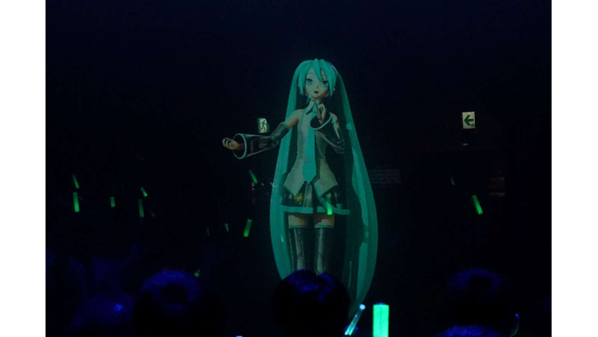 まずは初音ミクのライブから始まった5周年イベント