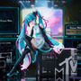 tarou2氏による「初音ミク」×「MTV」コラボアートが立体化！ピンク色のケーブルが巻かれたツインテールがキュート