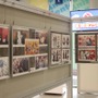 開催会場が追加！「ダンガンロンパ The Animation展 ～希望ヶ峰学園 体験入学～in東京アニメセンター」をフォトレポート ― 学級裁判のセットや原画・資料が展示