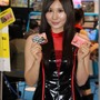 【JAEPO 2014】会場を彩るコンパニオンのお姉さまをチェック「やっぱりゲーセンは、楽しい！」