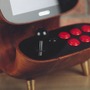 謎の木目調アーケード筐体「8Bitdo Desktop Arcade Joy Stick」があまりにも美しい