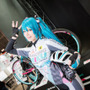 【コスプレ】「ワンフェス2019冬」初音ミクに扮したコンパニオンさんに注目！ GSRコーナー【写真34枚】