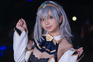 【コスプレ】「ホロライブ」白銀ノエルの麗しき姿が夜景に映える！人気レイヤー・愛凛【写真7枚】 画像